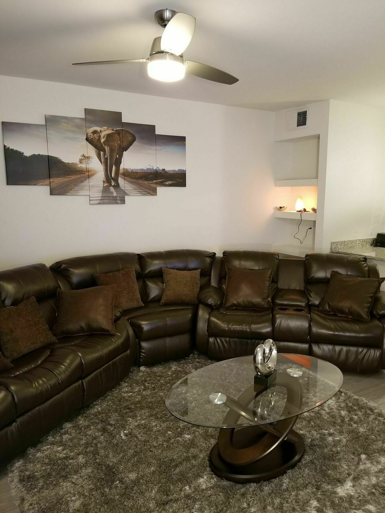 Executive Ritzy Apartment