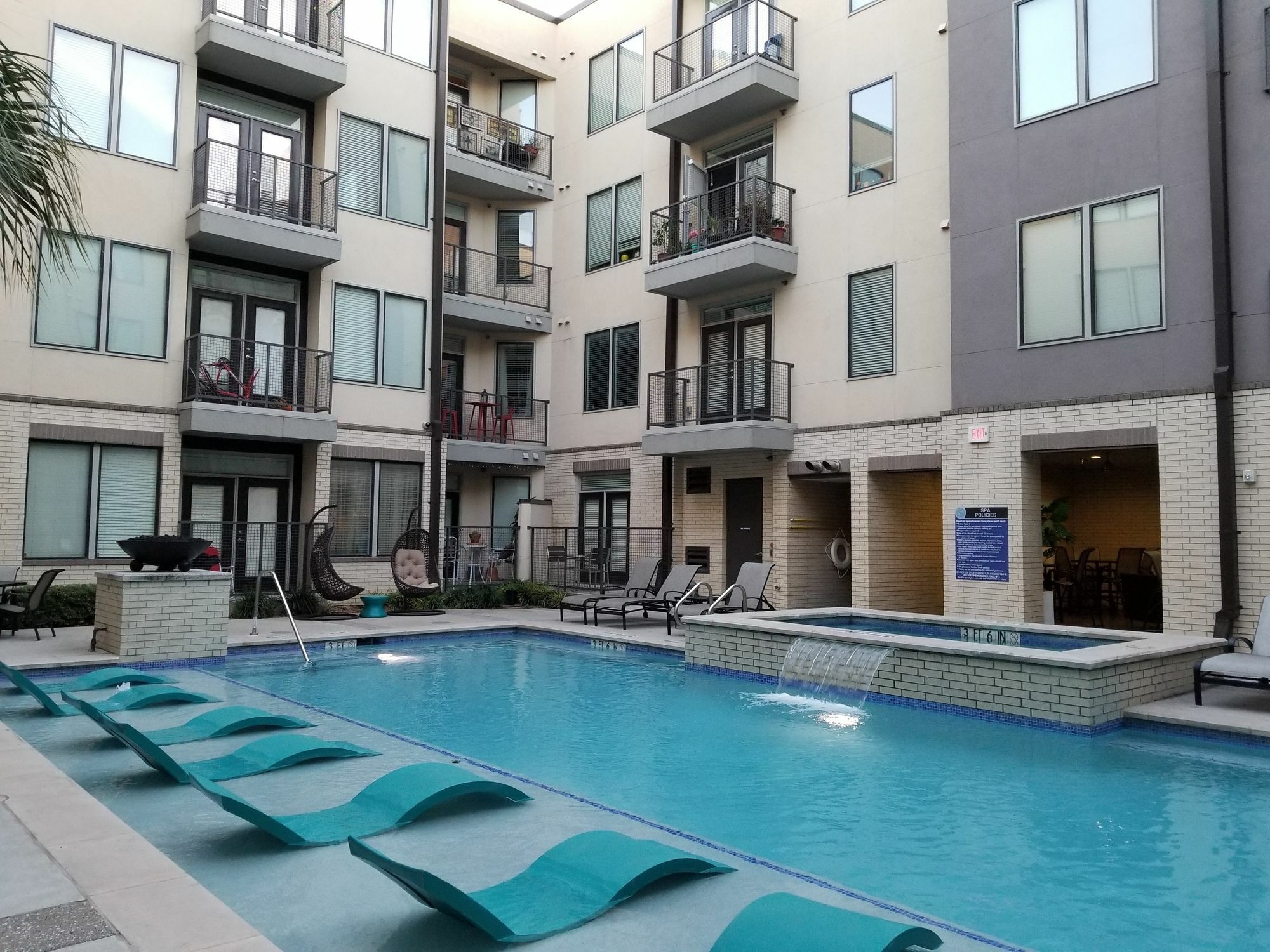 Executive Ritzy Apartment